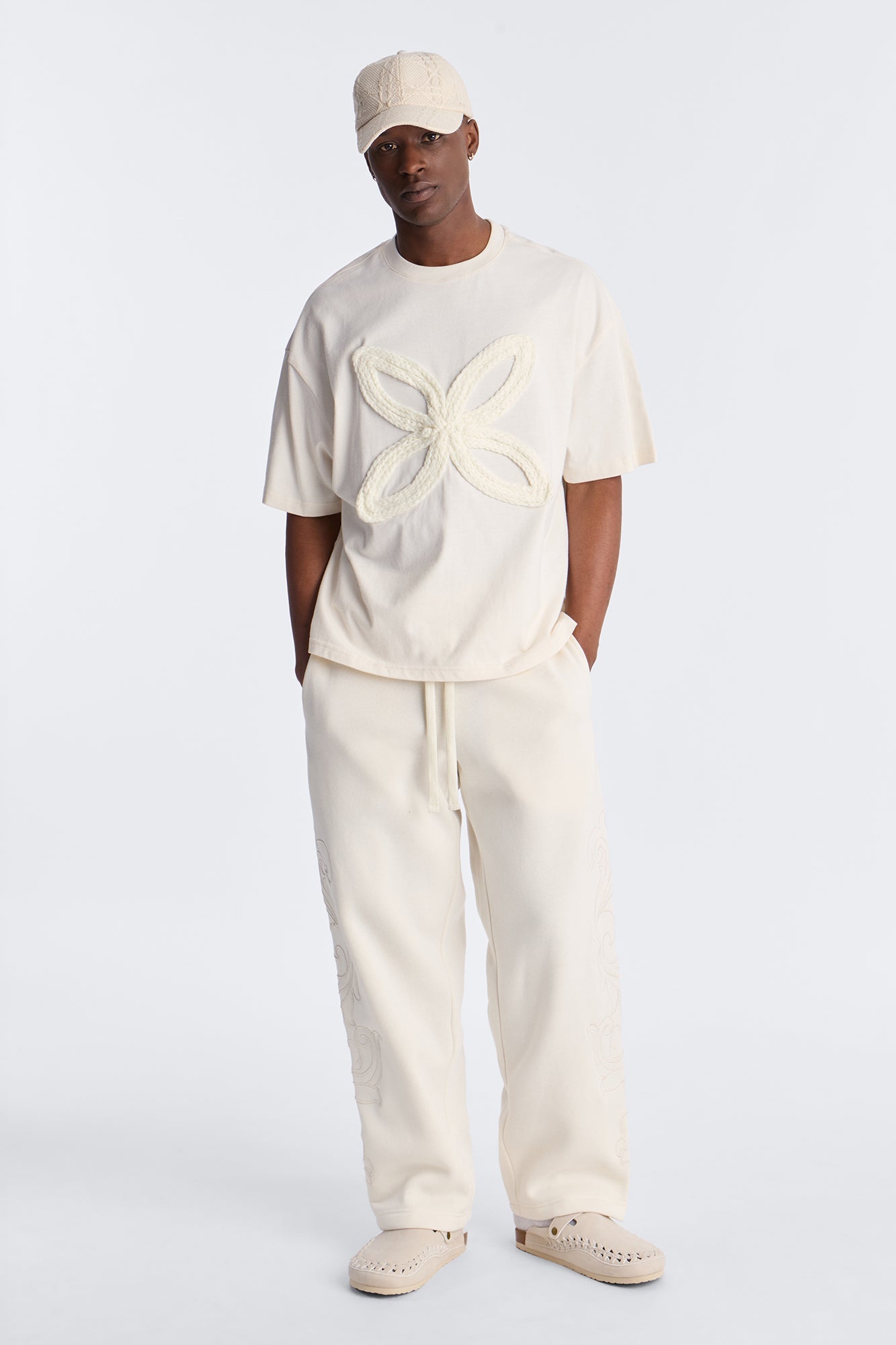 Embroidery Fleur Straight Sweatpants - Cream