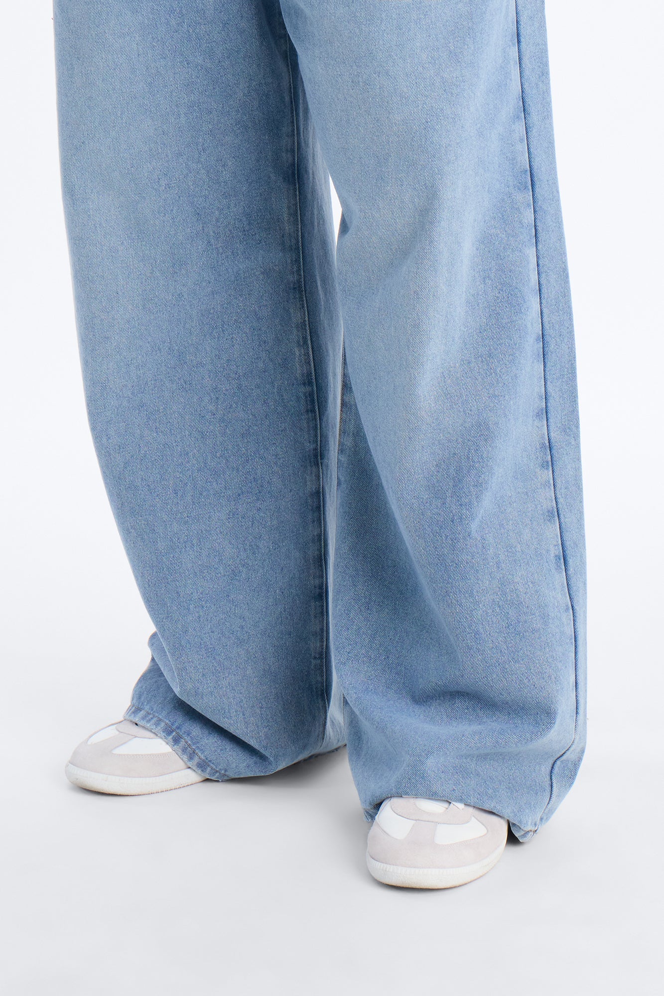 Clean Baggy 5 Pocket Jean - Light Blue Wash